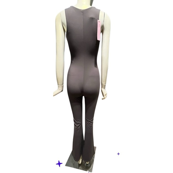 QINSEN Jumpsuit Sleeveless Square Neck Stretch Flare Leggings Romper Inseam 30 - Picture 3 of 8